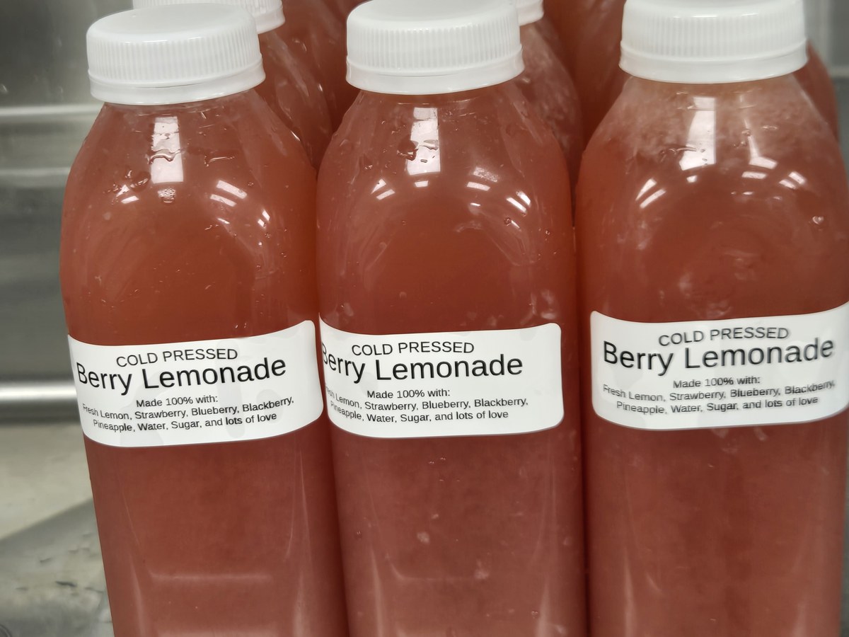 Cold-pressed berry lemonade